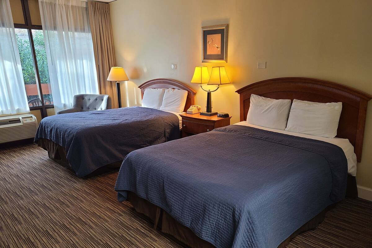 Double Room, 2 Double Beds (Wide Bay) | Desk, WiFi (free), bed sheets