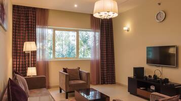 Standard Apartment, 2 Bedrooms | Living area