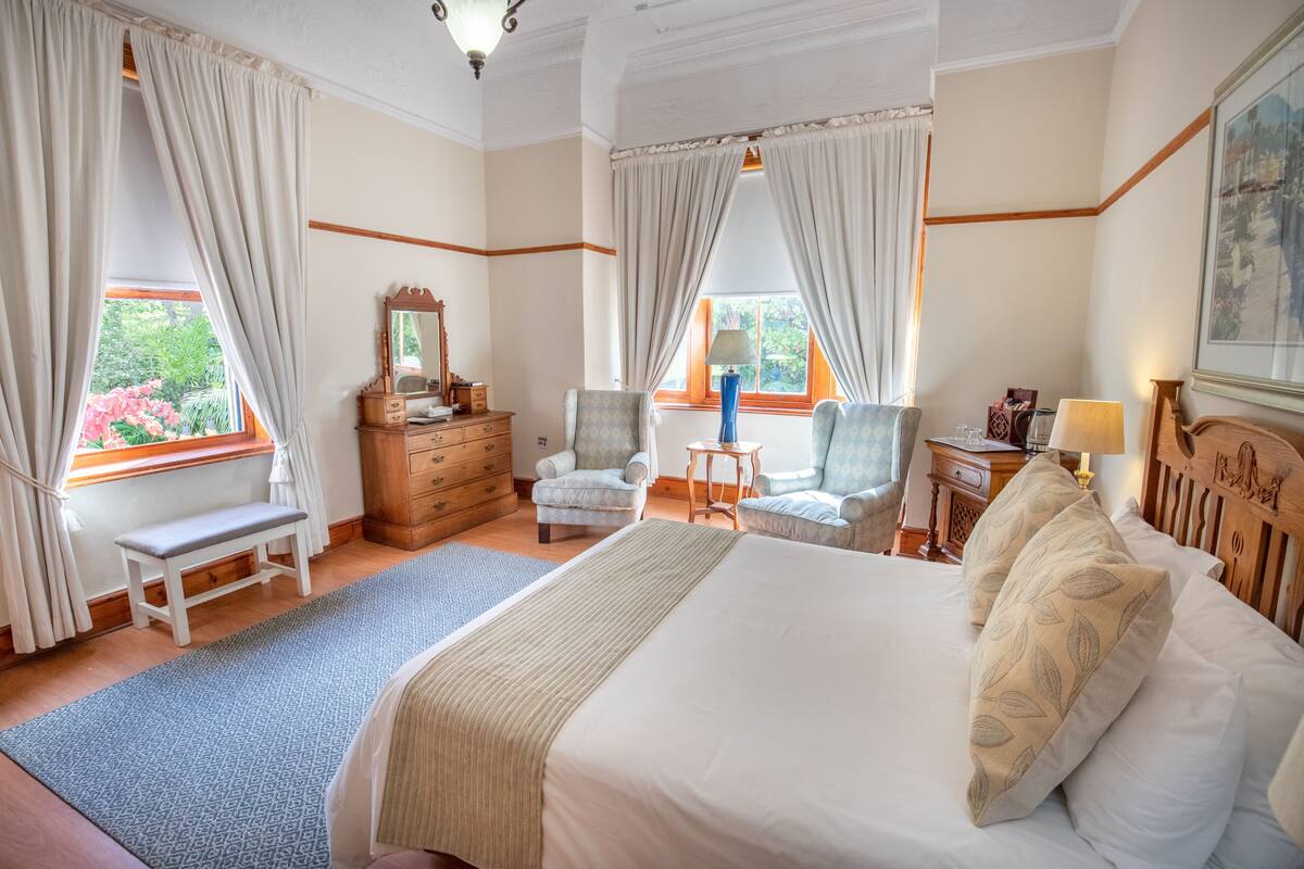 Phòng đôi Cao cấp | 1 phòng ngủ, bộ đồ giường cao cấp, nệm Select Comfort 