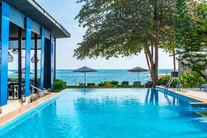Outdoor pool, pool umbrellas