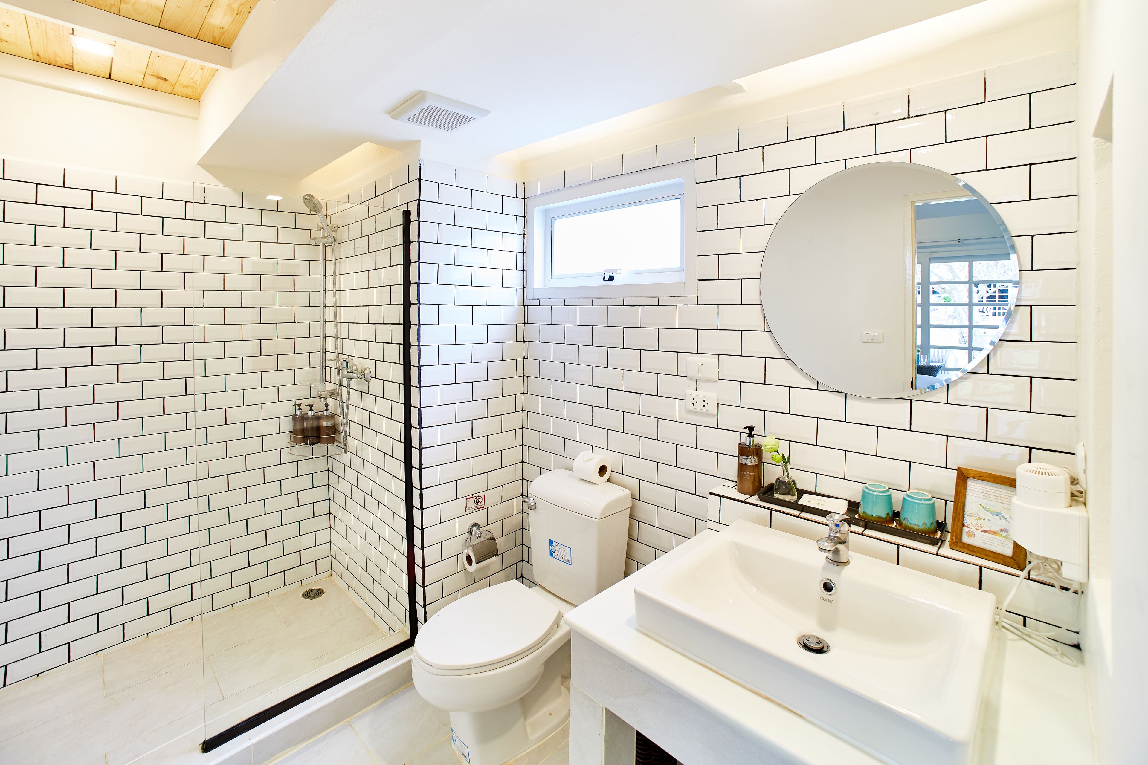 Baansiri Cottage | 浴室 | 免费洗浴用品、吹风机、浴袍、坐浴桶