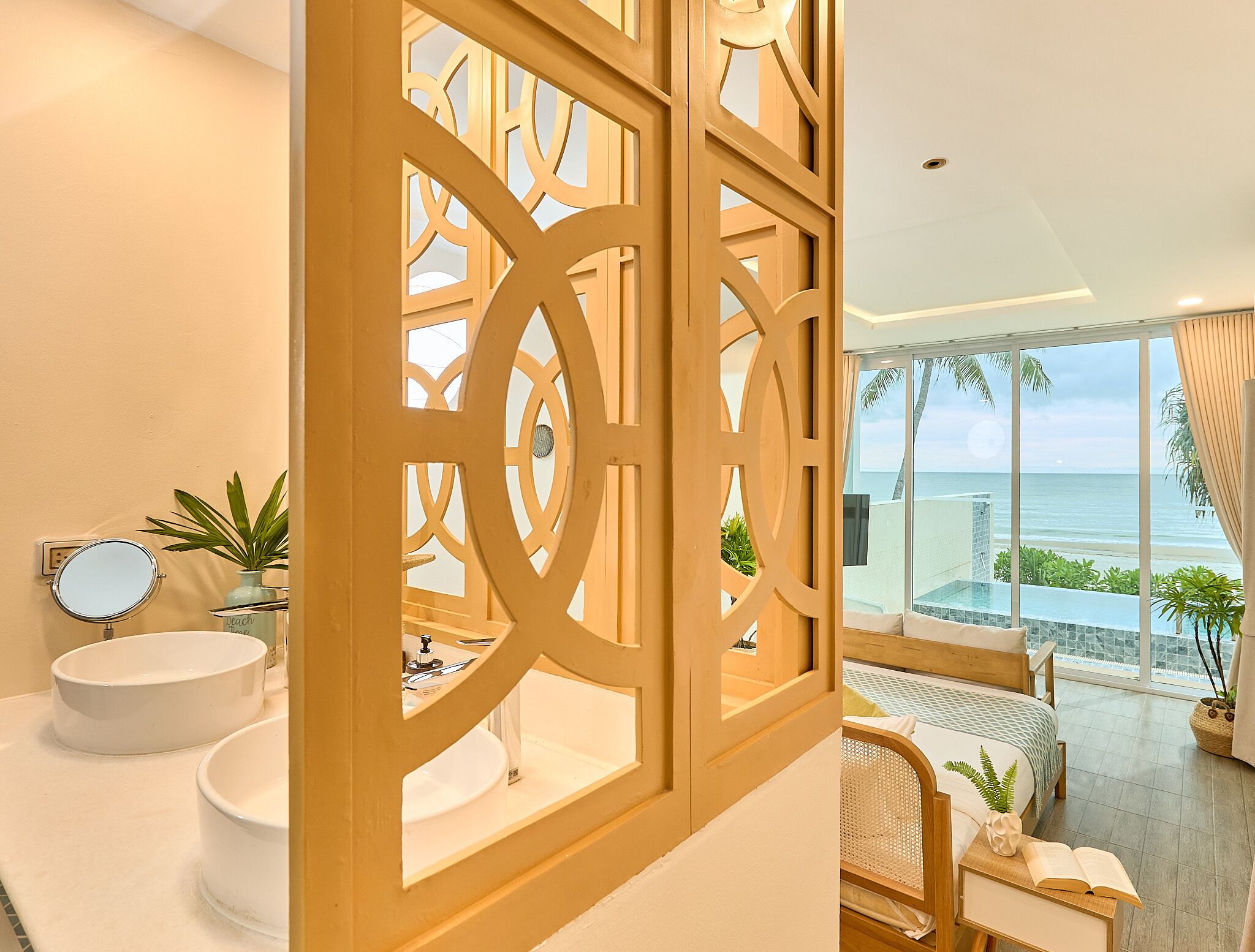 บริเวณภายนอก