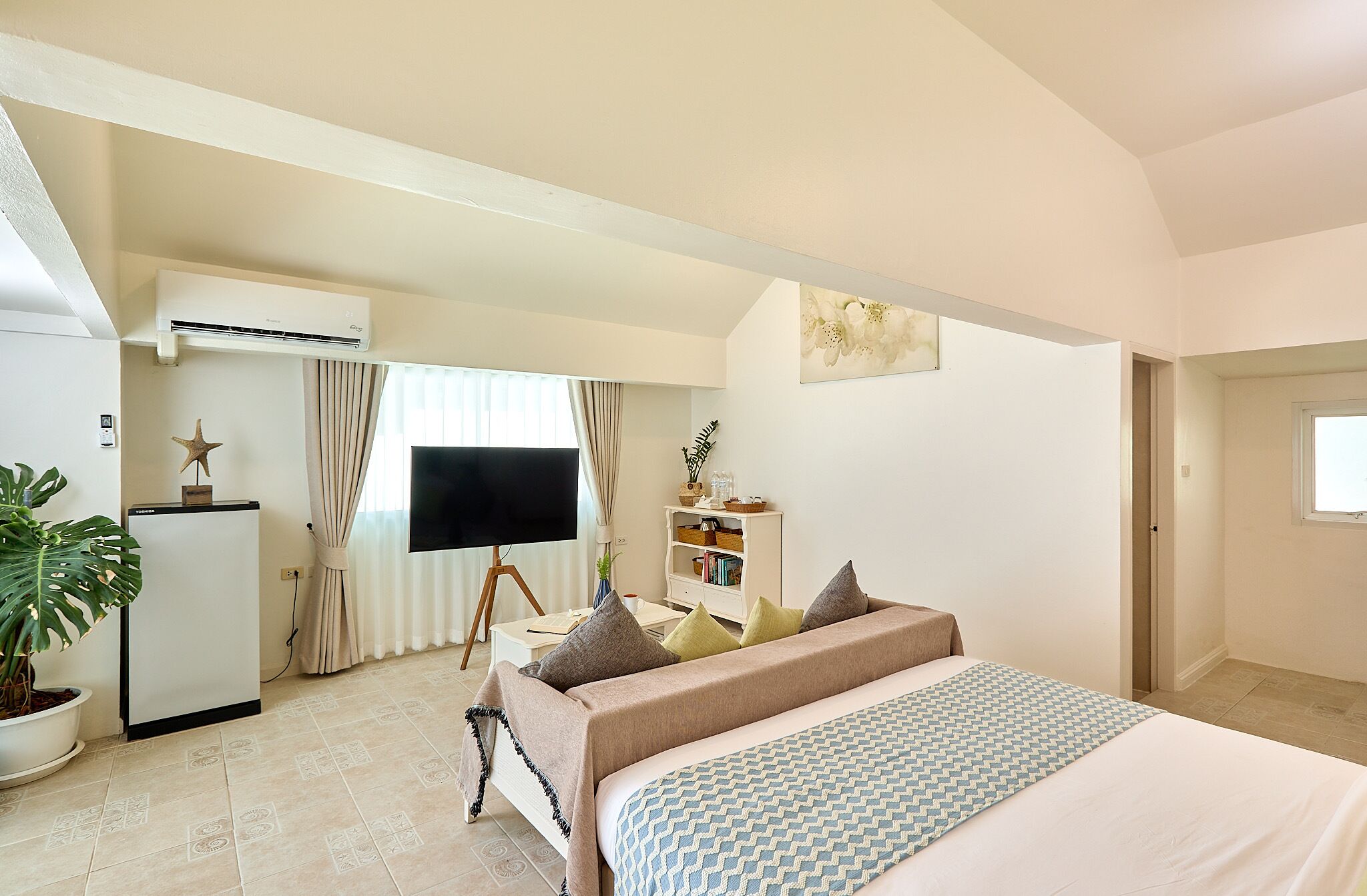 Villa, 2 soverom, sjøutsikt, ved strandkanten | Safe på rommet, individuelt dekorert, individuelt innredet og skrivebord