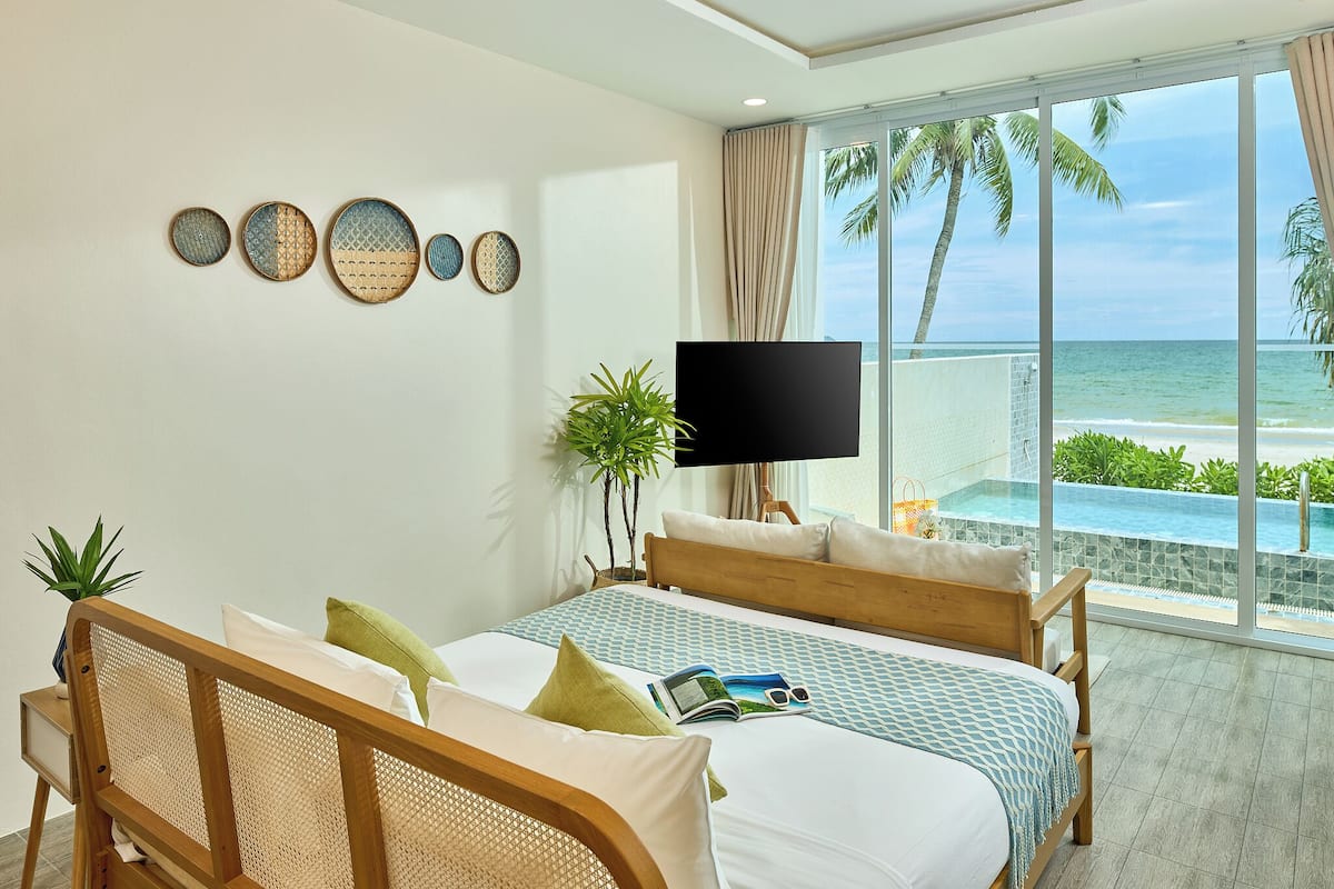 Vila, 2 quartos, vista para o mar, de frente para a praia | 2 quartos, cofres nos quartos, individualmente decorados