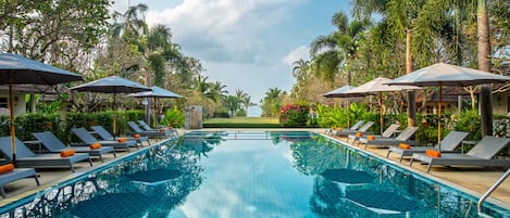 Outdoor pool, pool umbrellas