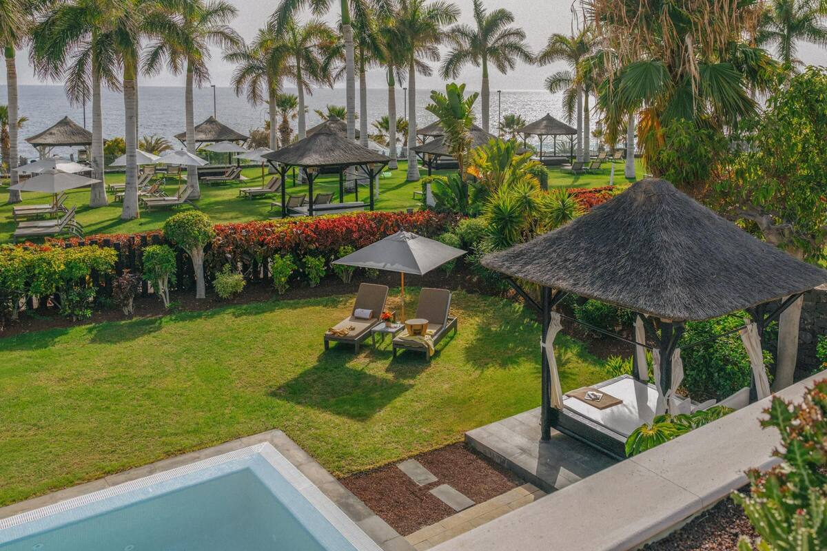 Red Level 2 Villas with Private Pool | Terrasse/Patio