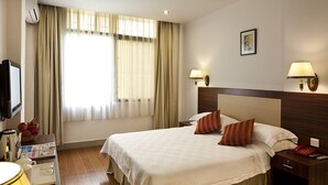 32-inch LCD TV with digital channels, TV - Lavande Hotel (Guangzhou Zoo, Huanghuagang Metro Station) (Guangzhou)