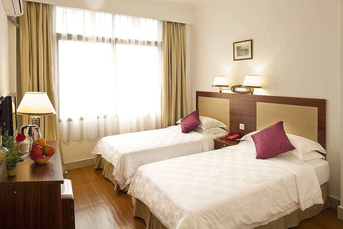 Télévision LCD de 32 pouces avec chaînes numériques, télévision