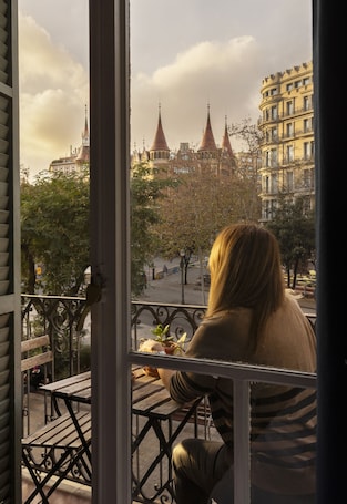 Cubrecamas, tabla de planchar con plancha y wifi gratis