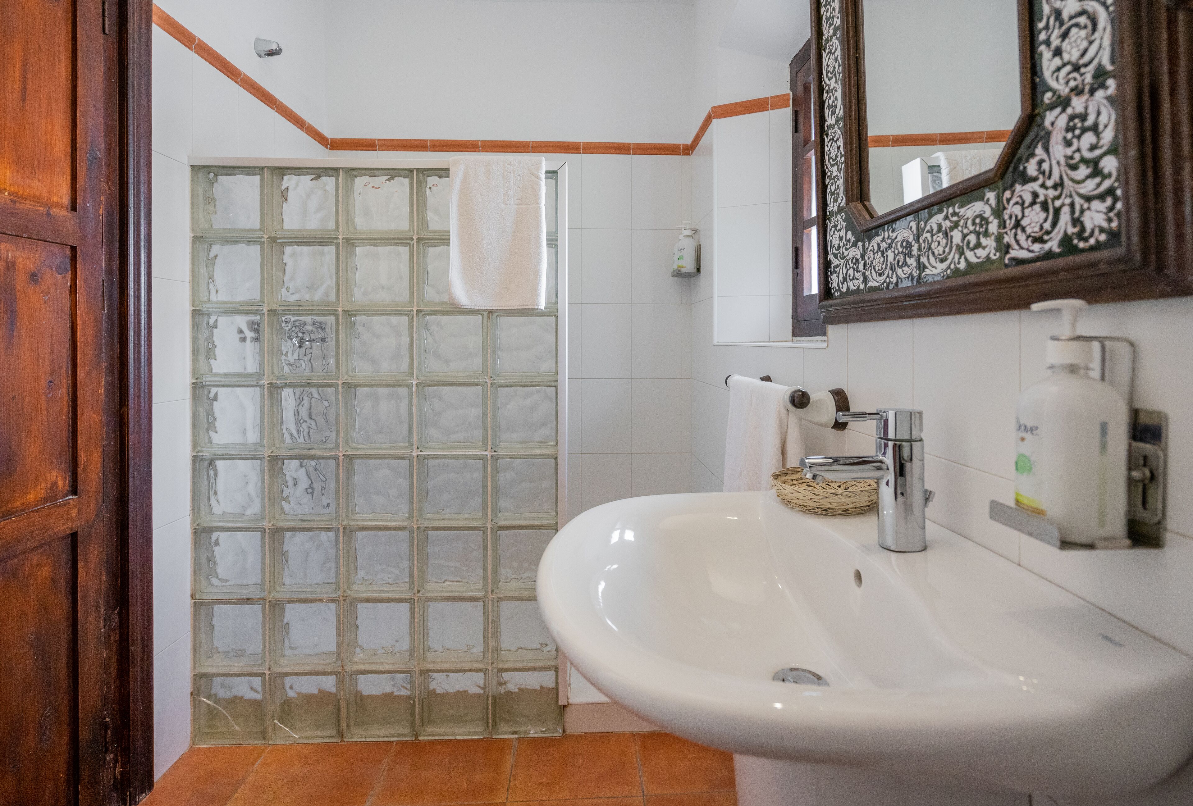 standard double or twin room | bathroom | shower, free toiletries, hair dryer, towels