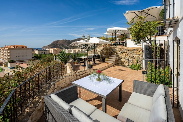 Terrace/patio - LA TARTANA HOTEL BOUTIQUE (Almunecar)