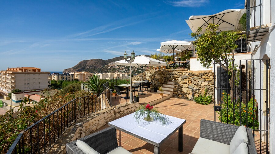 LA TARTANA HOTEL BOUTIQUE