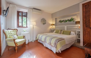 Standard-Doppel- oder -Zweibettzimmer