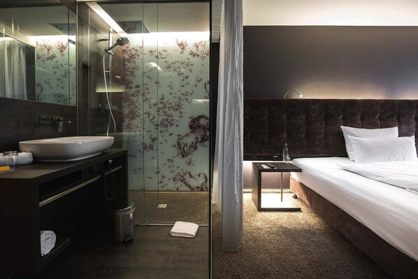 Free toiletries, hair dryer, towels - SAKS Urban Design Hotel Kaiserslautern (Kaiserslautern)