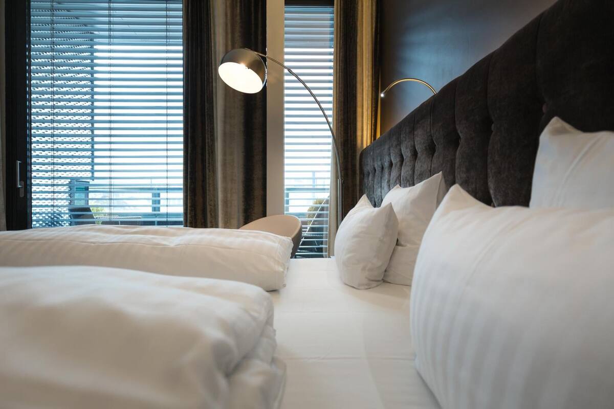 suite (spa) | 1 bedroom, hypo-allergenic bedding, pillow-top beds, in-room safe