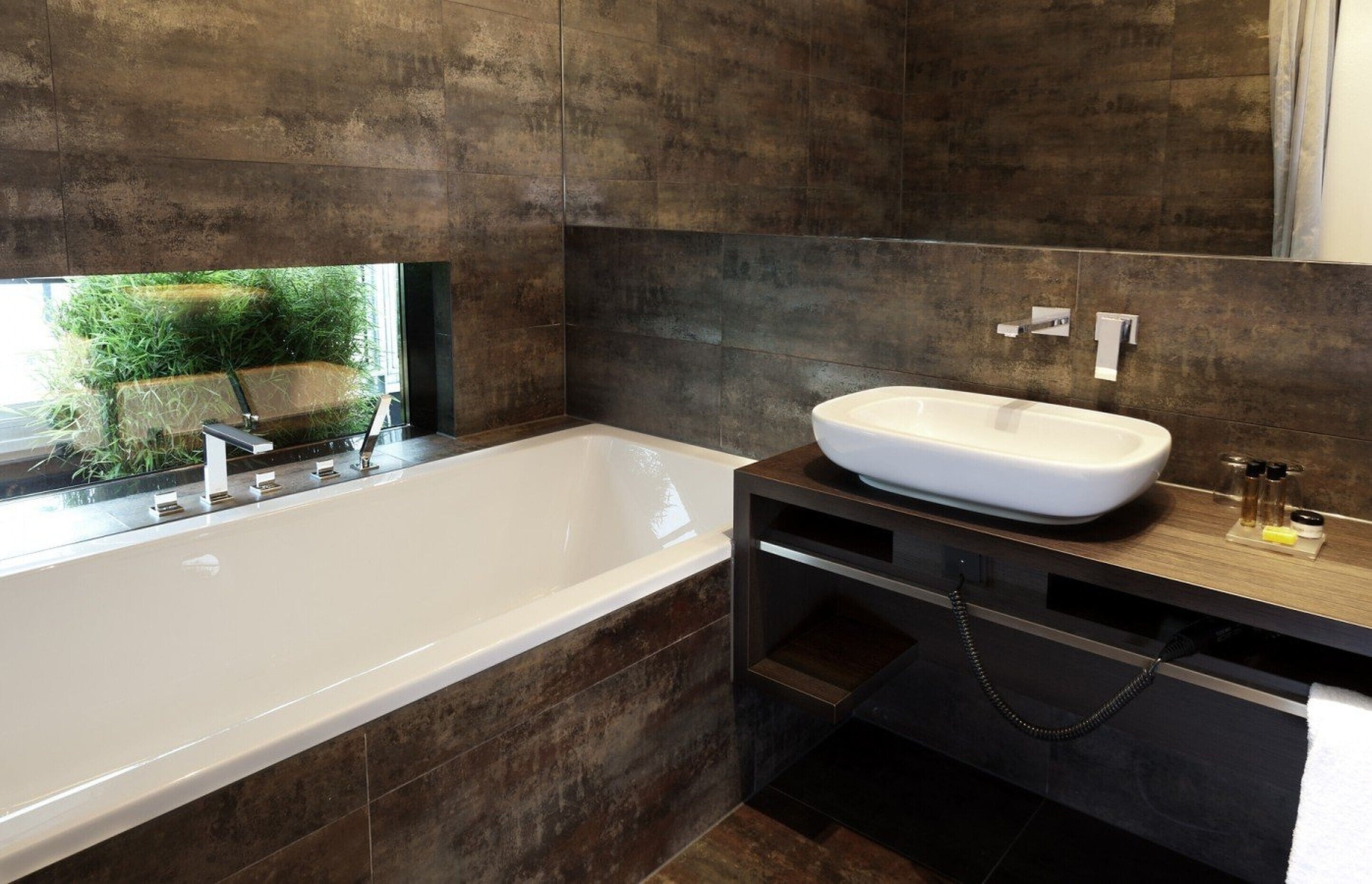 suite (spa) | living area | 40-inch led tv with satellite channels, tv