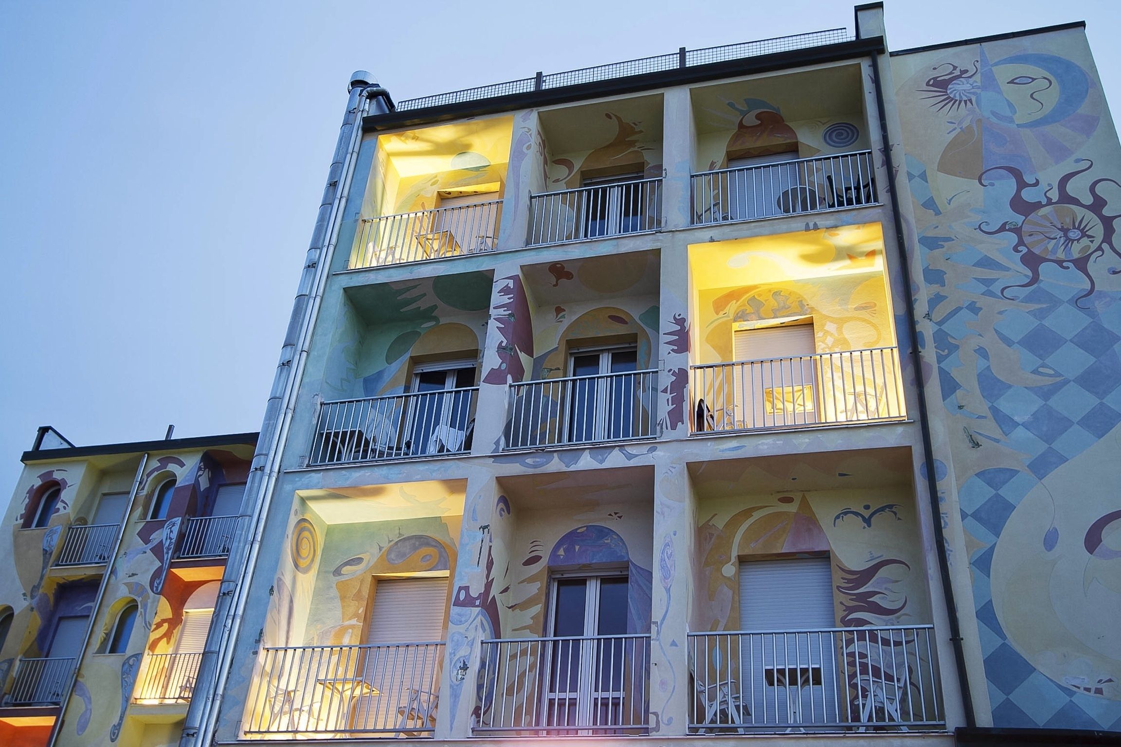 Fassade der Unterkunft – Abend/Nacht