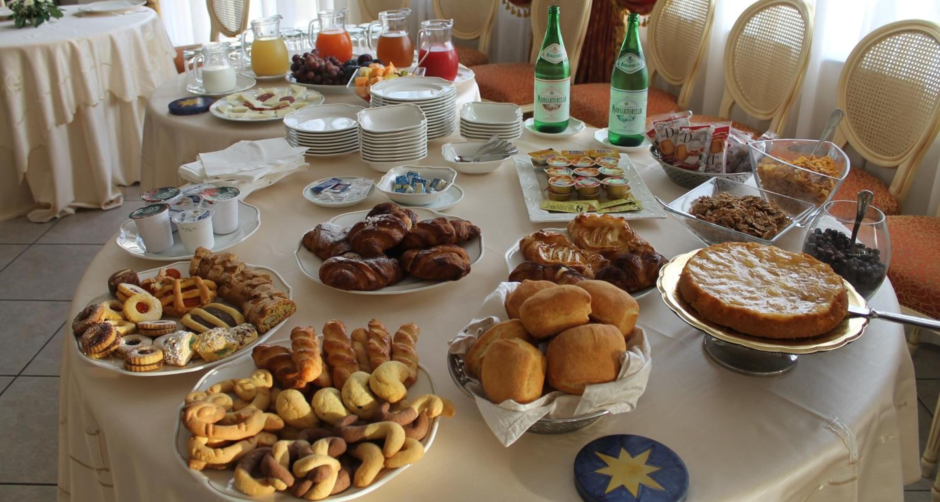 breakfast, lunch, dinner served; italian cuisine, pool views