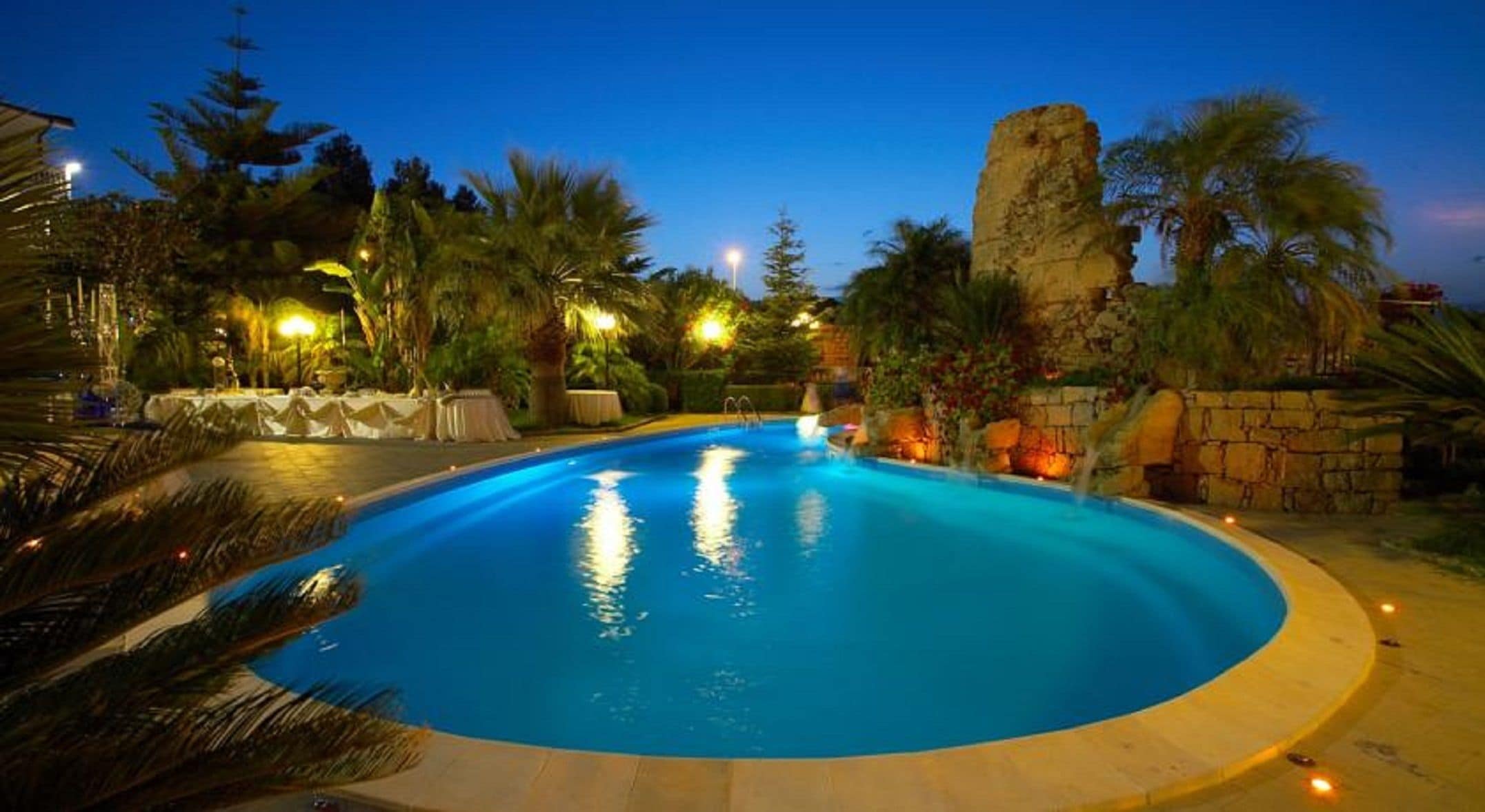 outdoor pool, pool umbrellas