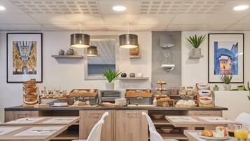 Dagelijks ontbijtbuffet (EUR 18 per persoon)