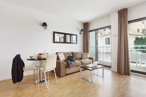 Een kluis op de kamer, een bureau, geluiddichte muren, gratis babybedden