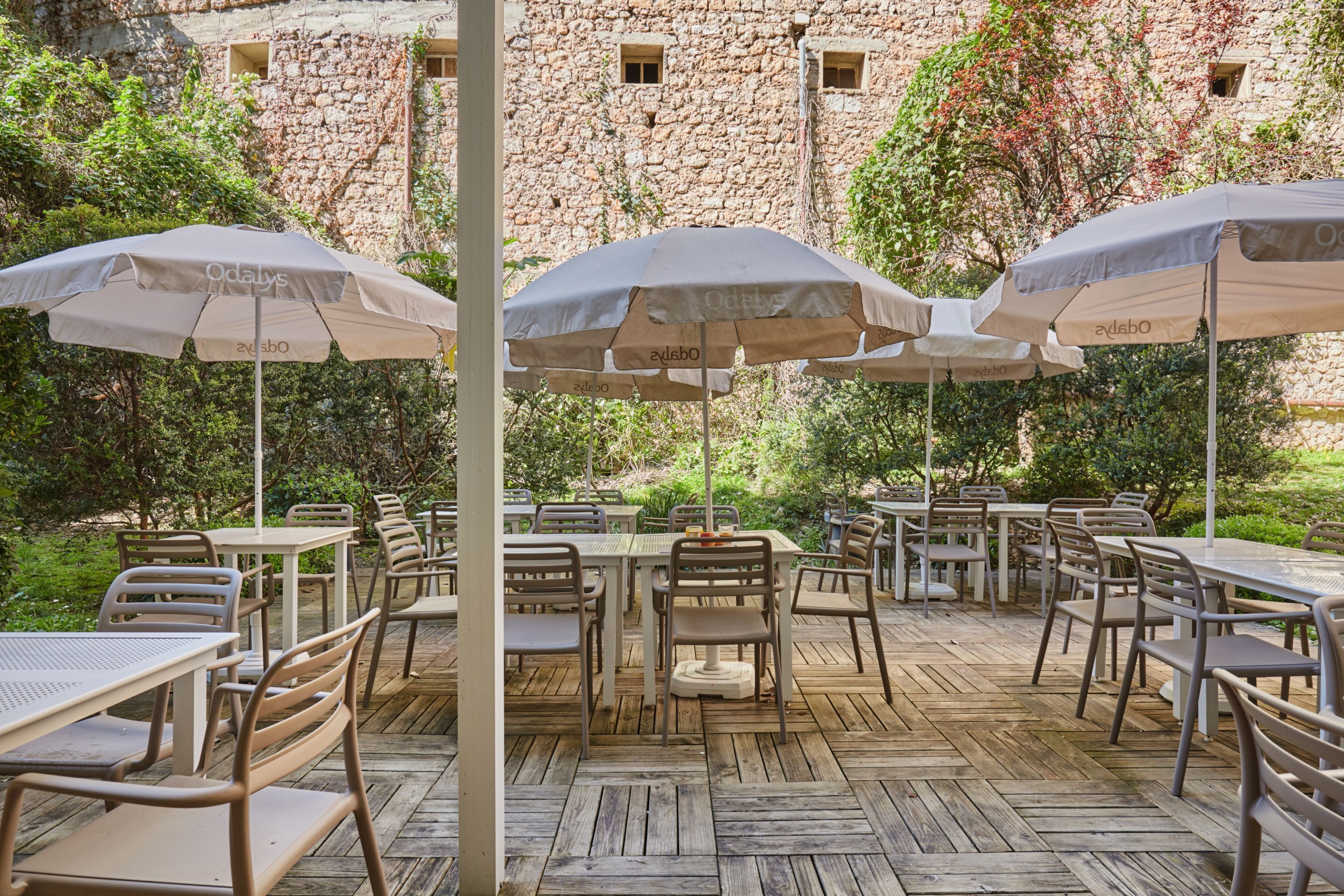 Daily buffet breakfast (EUR 18 per person)