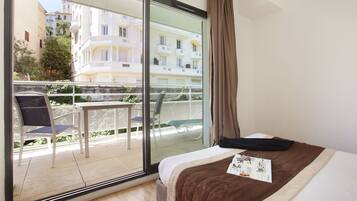 In-room safe, desk, soundproofing, free cribs/infant beds