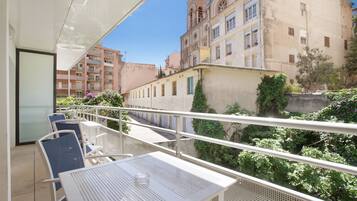 In-room safe, desk, soundproofing, free cribs/infant beds