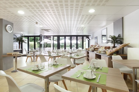 Daily buffet breakfast (EUR 18 per person)