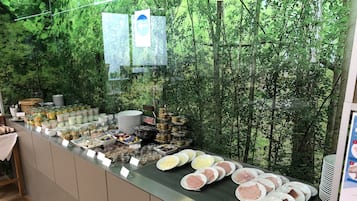 Daily buffet breakfast for a fee