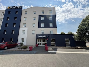 Front of property - Ace Hôtel Bourges (Bourges)