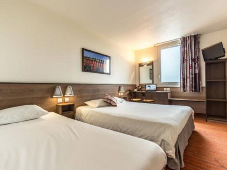 Schreibtisch, schallisolierte Zimmer, Bügeleisen/Bügelbrett