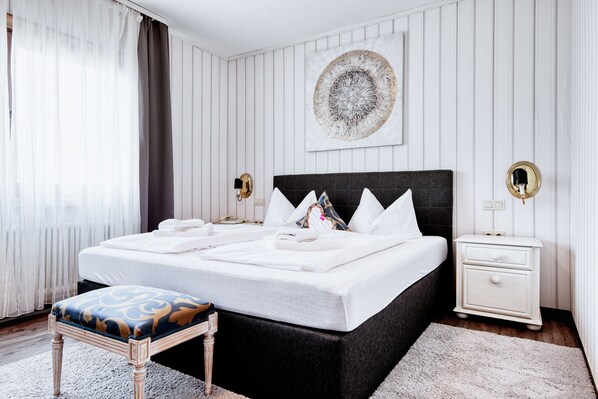 Double Room | Hypo-allergenic bedding, down duvets, minibar, in-room safe