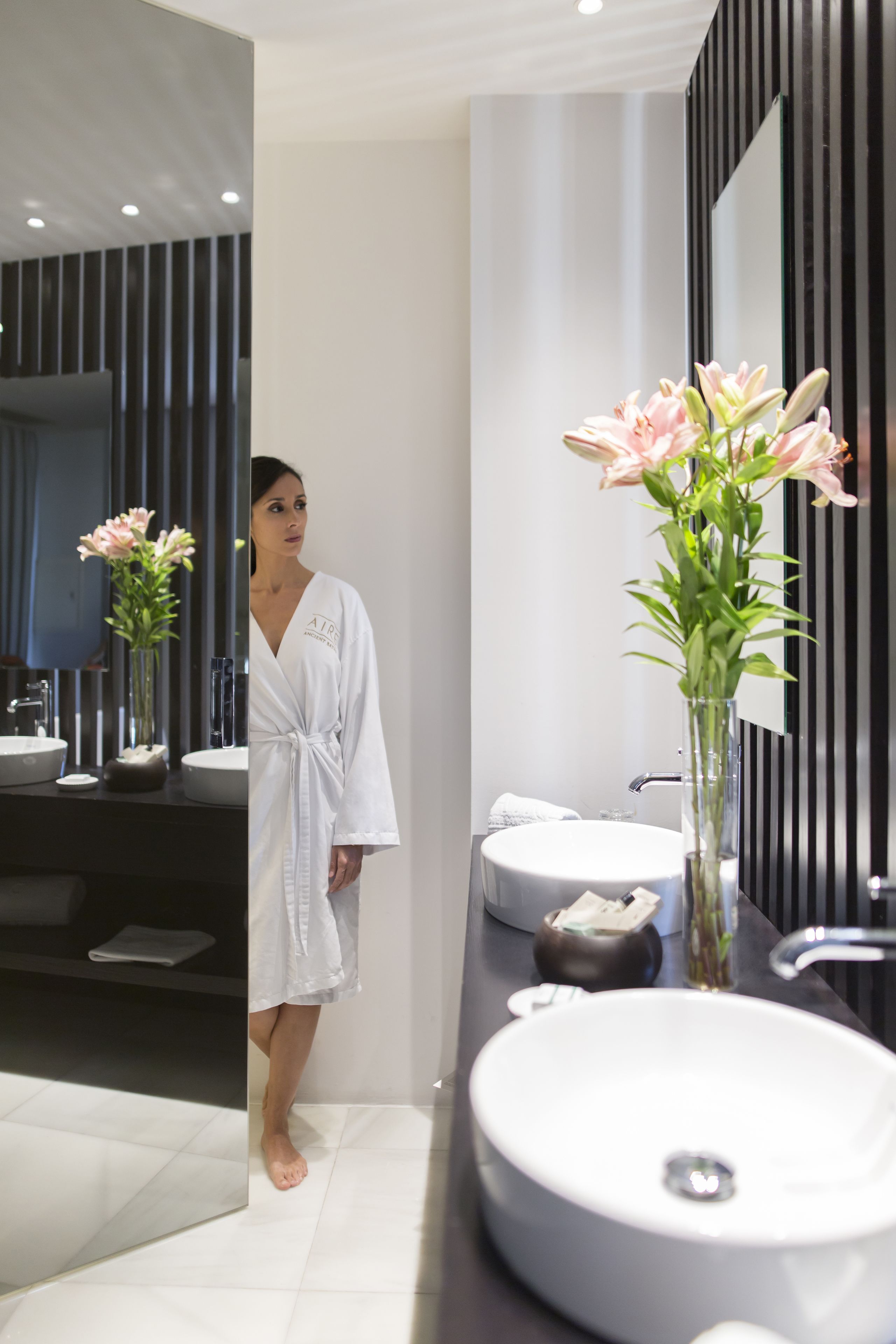 suite, bathtub with square view | 1 bedroom, frette italian sheets, premium bedding, down duvets