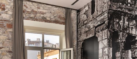 1 ห้องนอน, ผ้าปูที่นอน Frette จากอิตาลี, เครื่องนอนระดับพรีเมียม