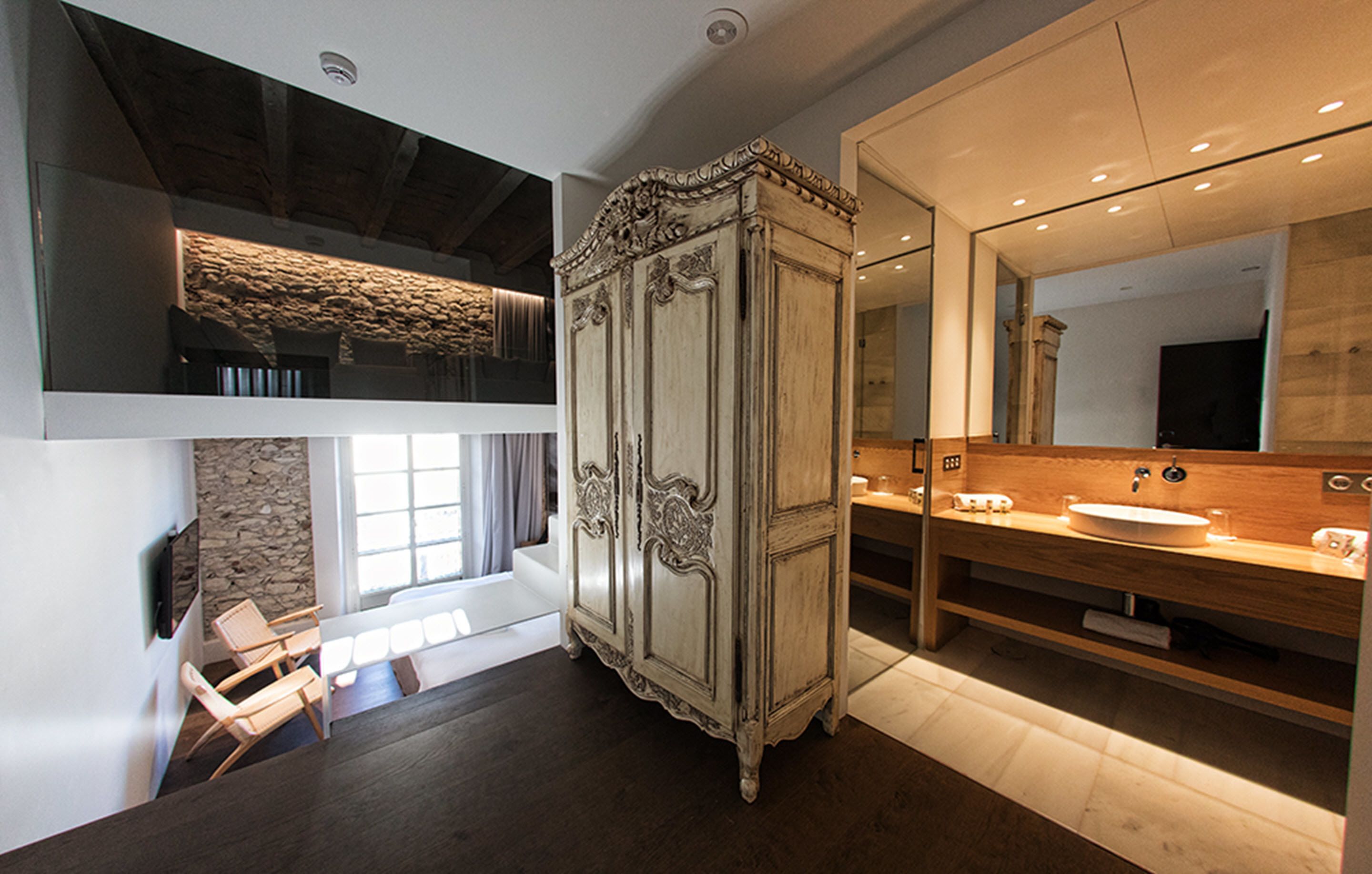 1 bedroom, frette italian sheets, premium bedding, down duvets