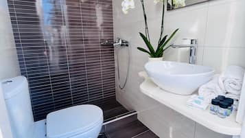 Shower, towels
