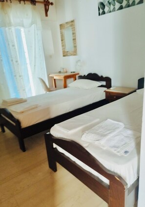 Minibar, free WiFi, bed sheets - Studio Eleni (Mykonos)