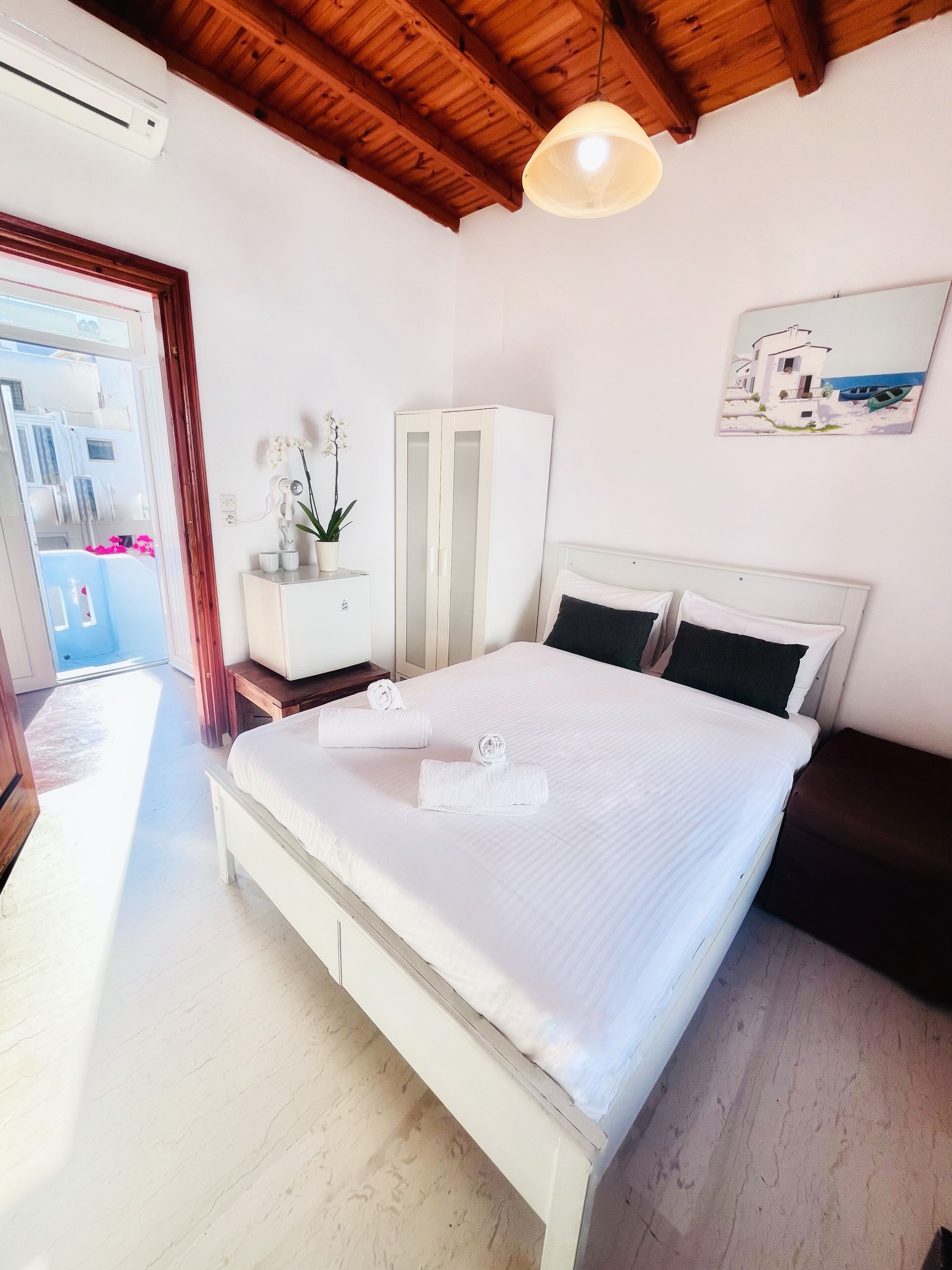Minibar, kostenloses WLAN, Bettwäsche