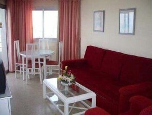 Superior Apartment, 1 Bedroom, Sea View | Living room - Apartamentos Ronda III (Fuengirola)