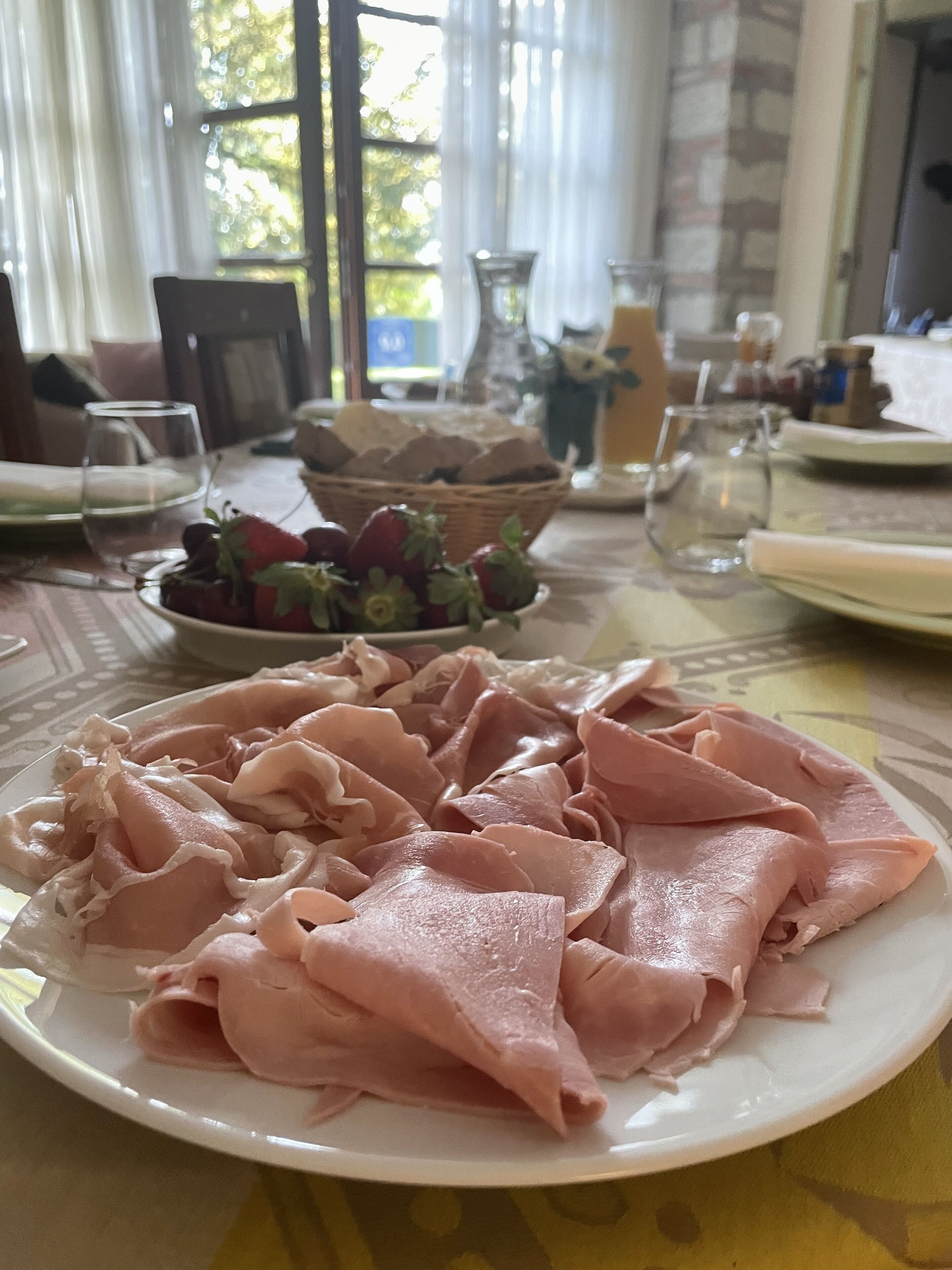 朝食