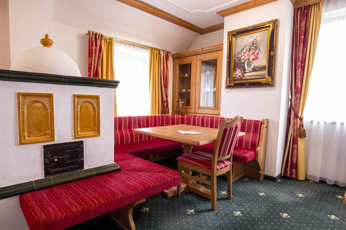 1 bedroom, pillowtop beds, minibar, in-room safe