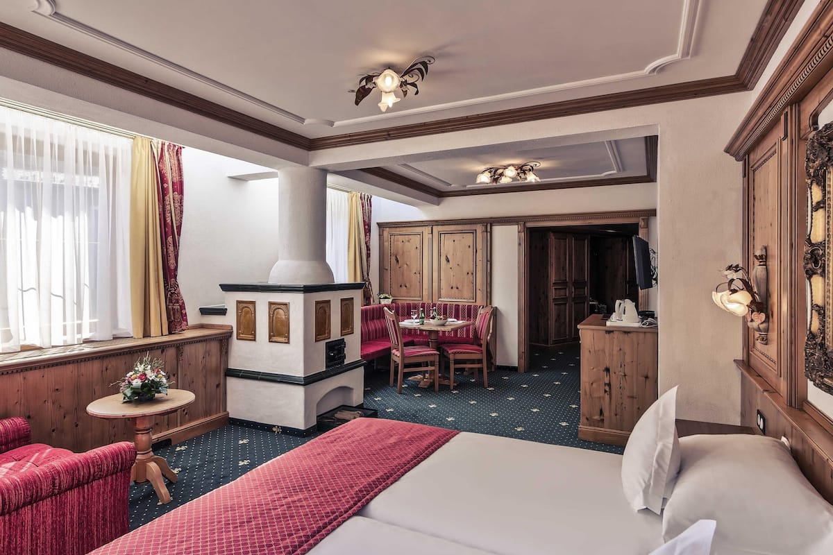 Suite superior, 1 llit doble i sofà llit | 1 dormitori, matalassos amb encoixinament addicional i minibar