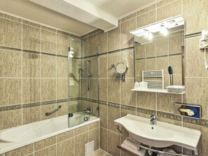 Superior Suite, 1 Double Bed with Sofa bed | Pillow-top beds, minibar, in-room safe, desk - Mercure Sighisoara Binderbubi - Hotel & Spa (Sighisoara)