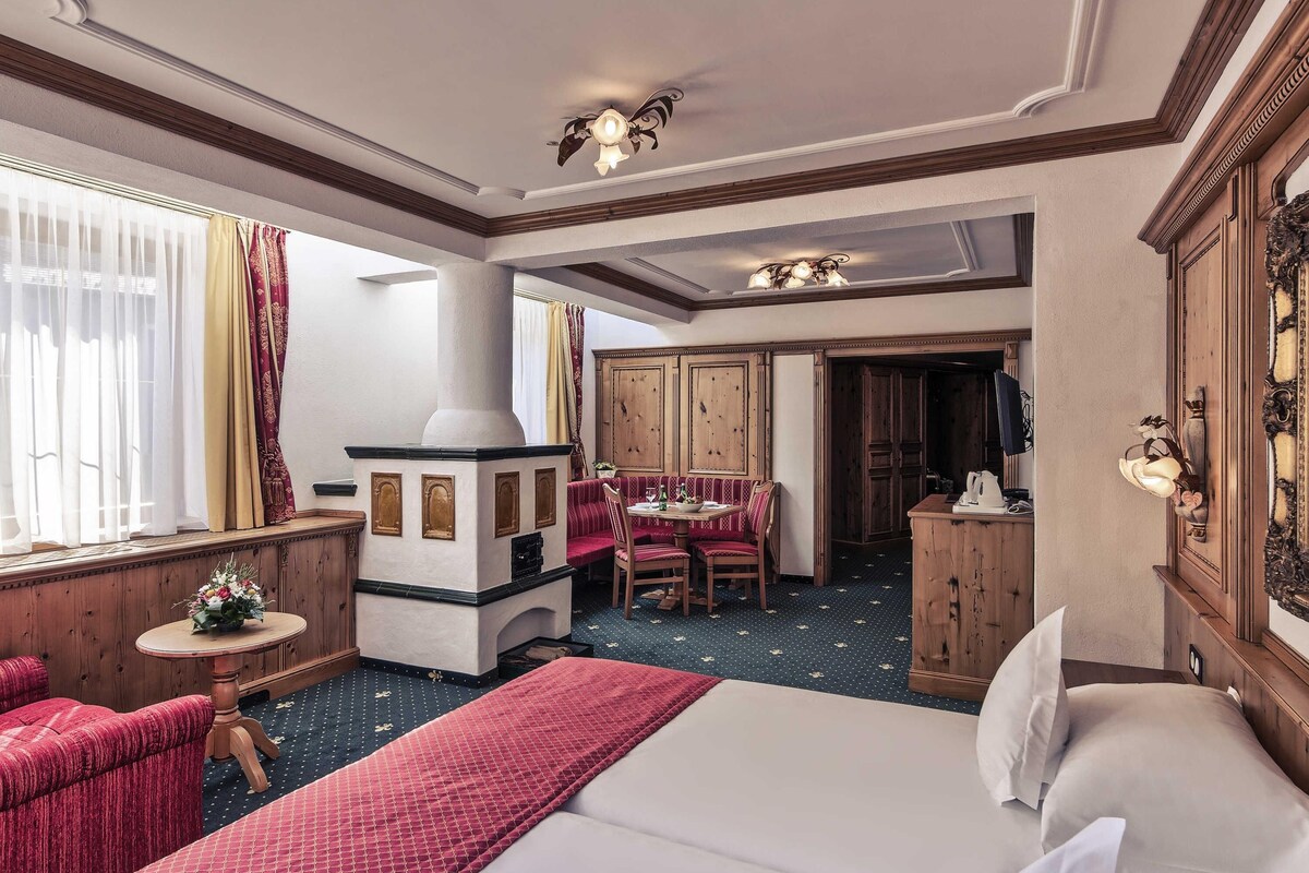 Pillowtop beds, minibar, in-room safe, desk