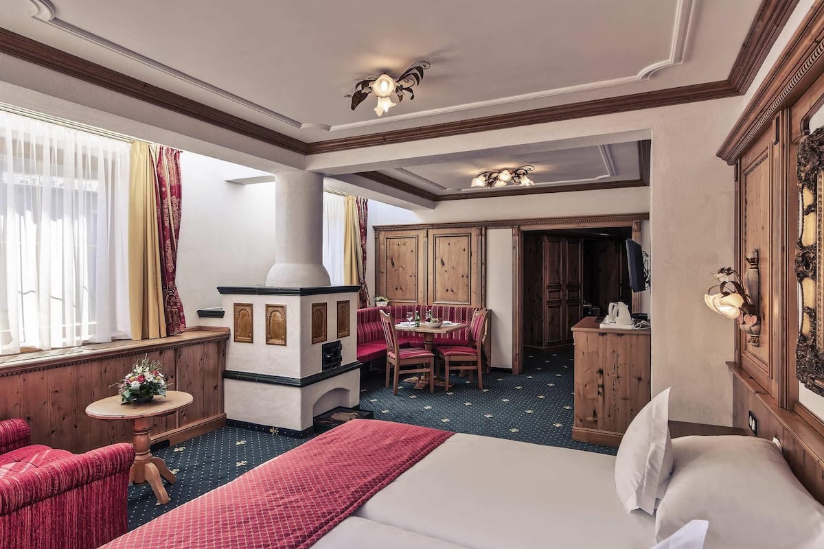 Superior Suite, 1 Katil Kelamin (Double) dengan Katil Sofa | 1 bilik tidur, tilam berlapik, bar mini, peti besi dalam bilik