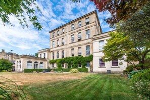 Exterior detail - The Ayrlington (Bath)