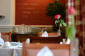 Restaurant - The Ayrlington (Bath)