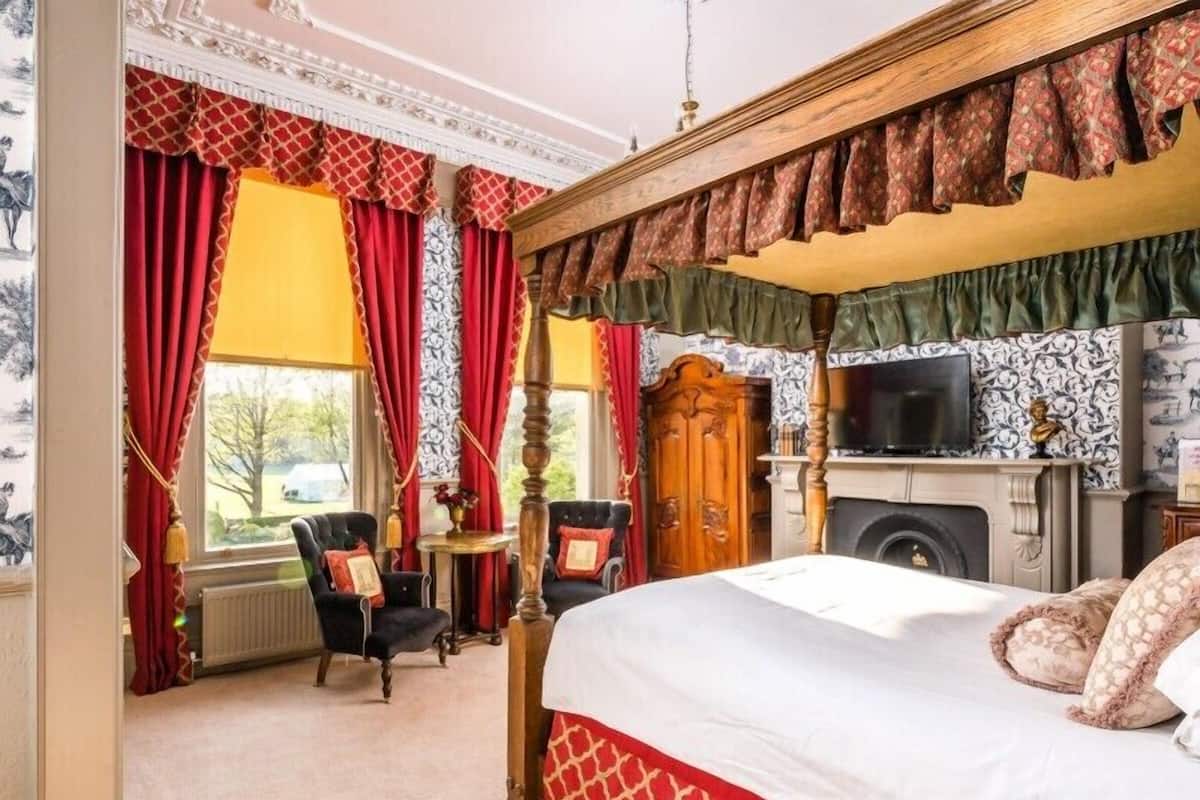 Prestige Garden Room | In-room safe, iron/ironing board, WiFi (free), individually decorated