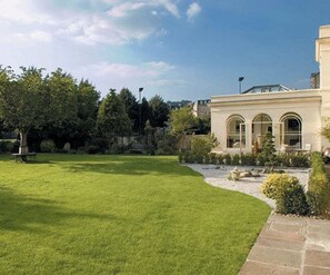 Exterior - The Ayrlington (Bath)